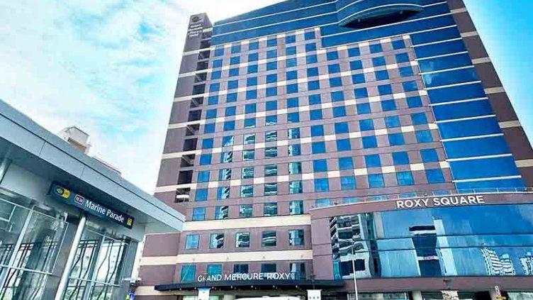Roxy square building
