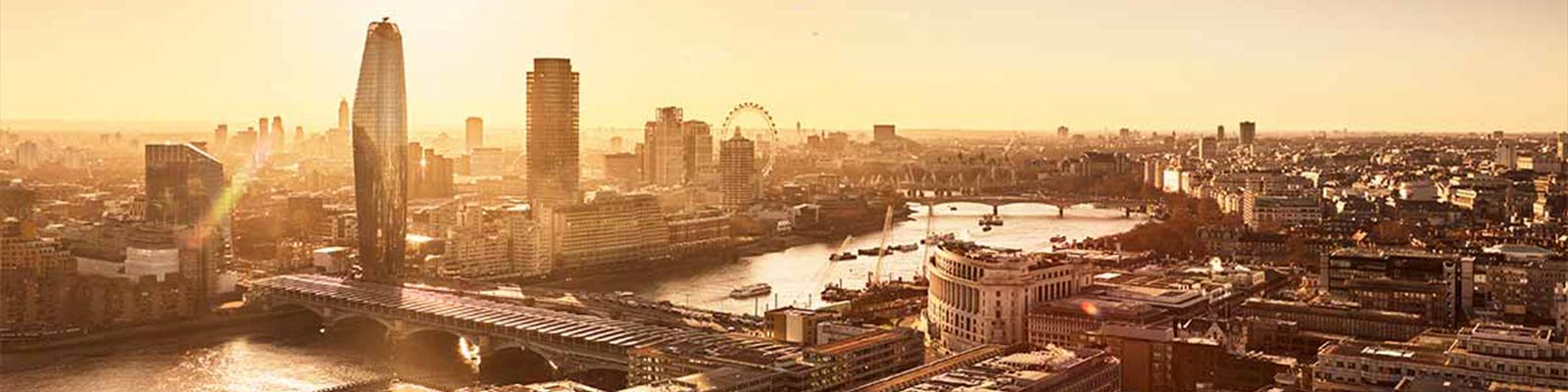 Multiple apartments and buildings near Sea view in London City