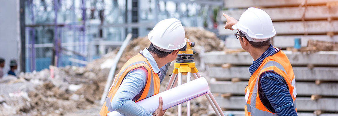 Civil engineer working in Construction area