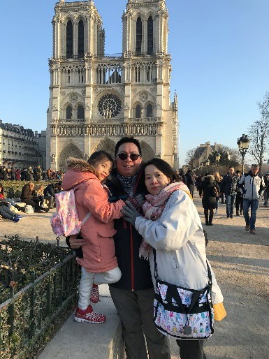 Chris Cheung, Head of Property and Asset Management, East and Central China with his family